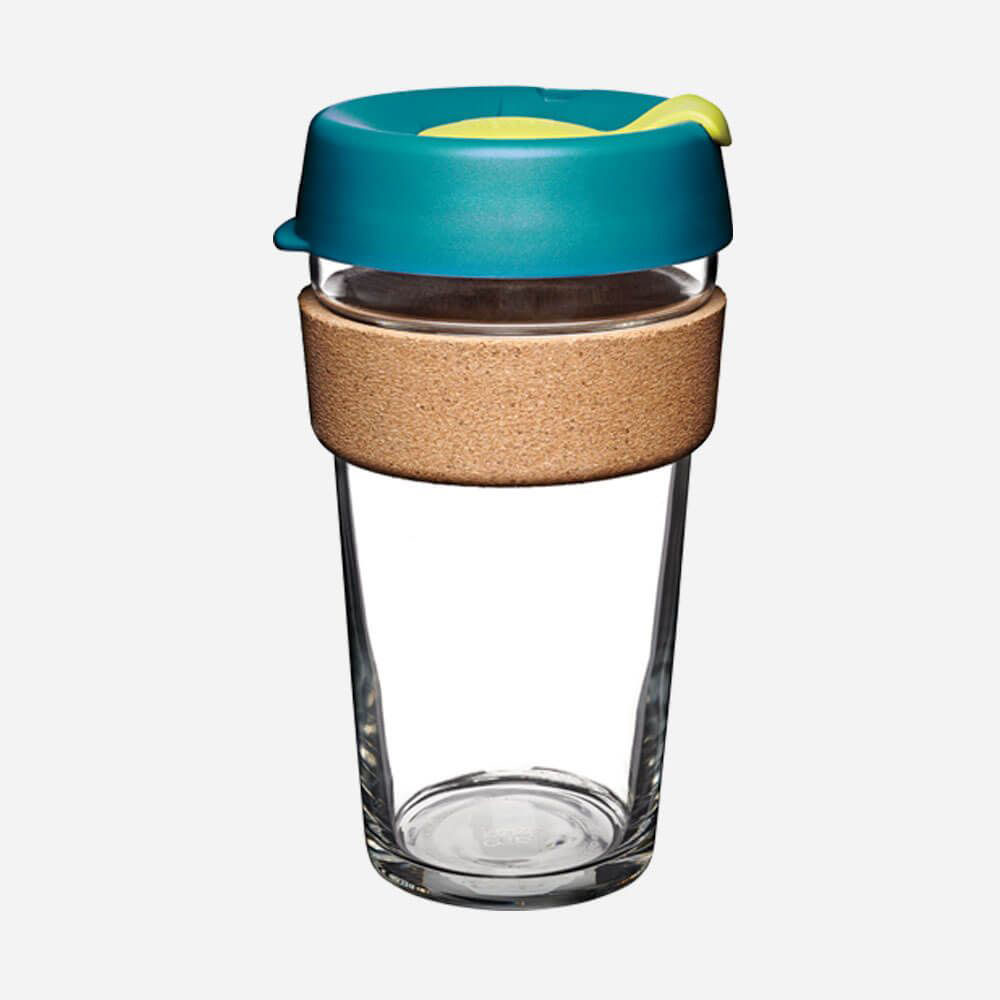 Großer Coffee to go Becher aus Glas mit Grifffläche aus